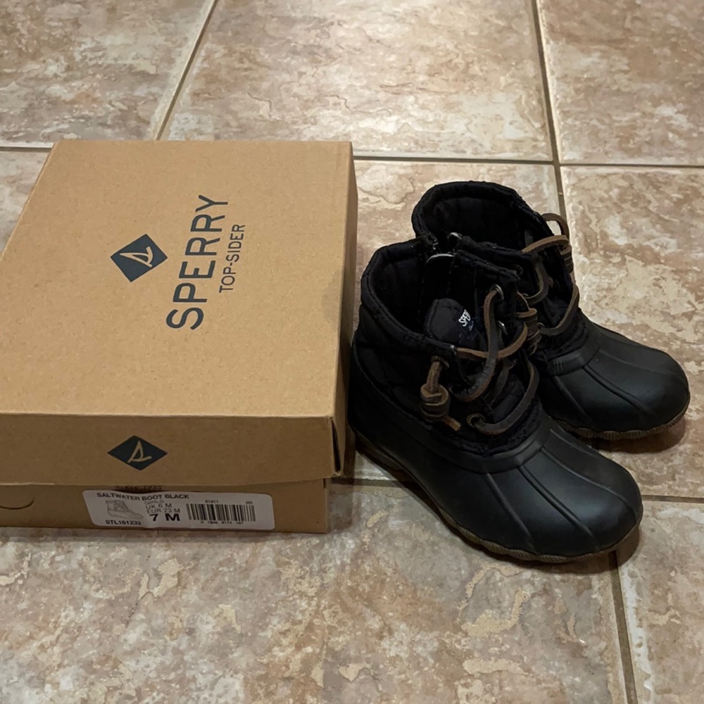 Toddler girls Sperry boots size 7